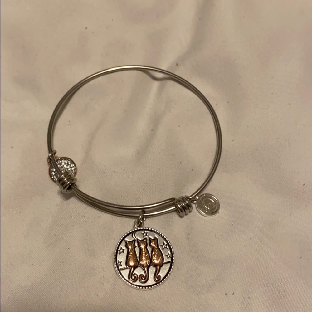 Bangle bracelet